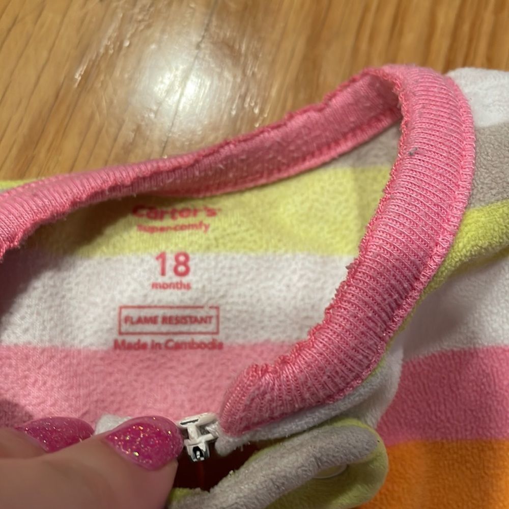 𝅺CARTERS 18 m sleeper good condition - Picture 2 of 2